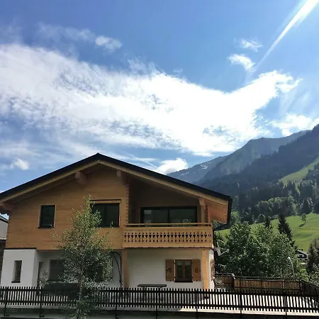 Fontain's Hus Apartman Riezlern